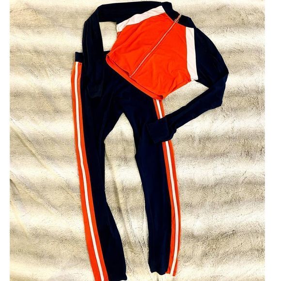 HP🎉🎊Luxury two piece set size small - Picture 2 of 4